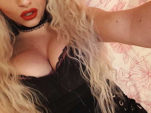 Konuta Gelen Üniversiteli Anadolu yakası Escort Bayan Manolya