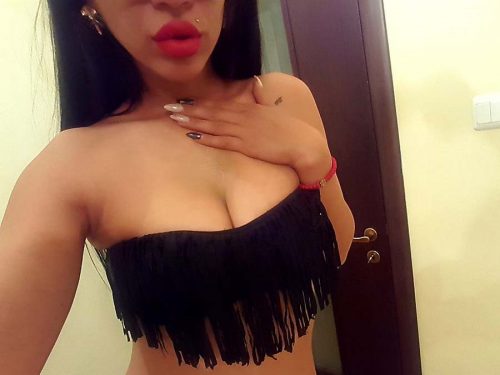 Ümraniye Doyumsuz Öğrenci olan escort model Irmak