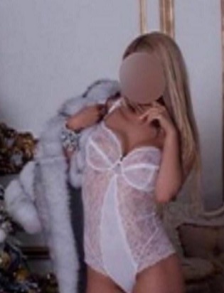 Ateşli Ümraniye escort kadını Handanla zevki sefa